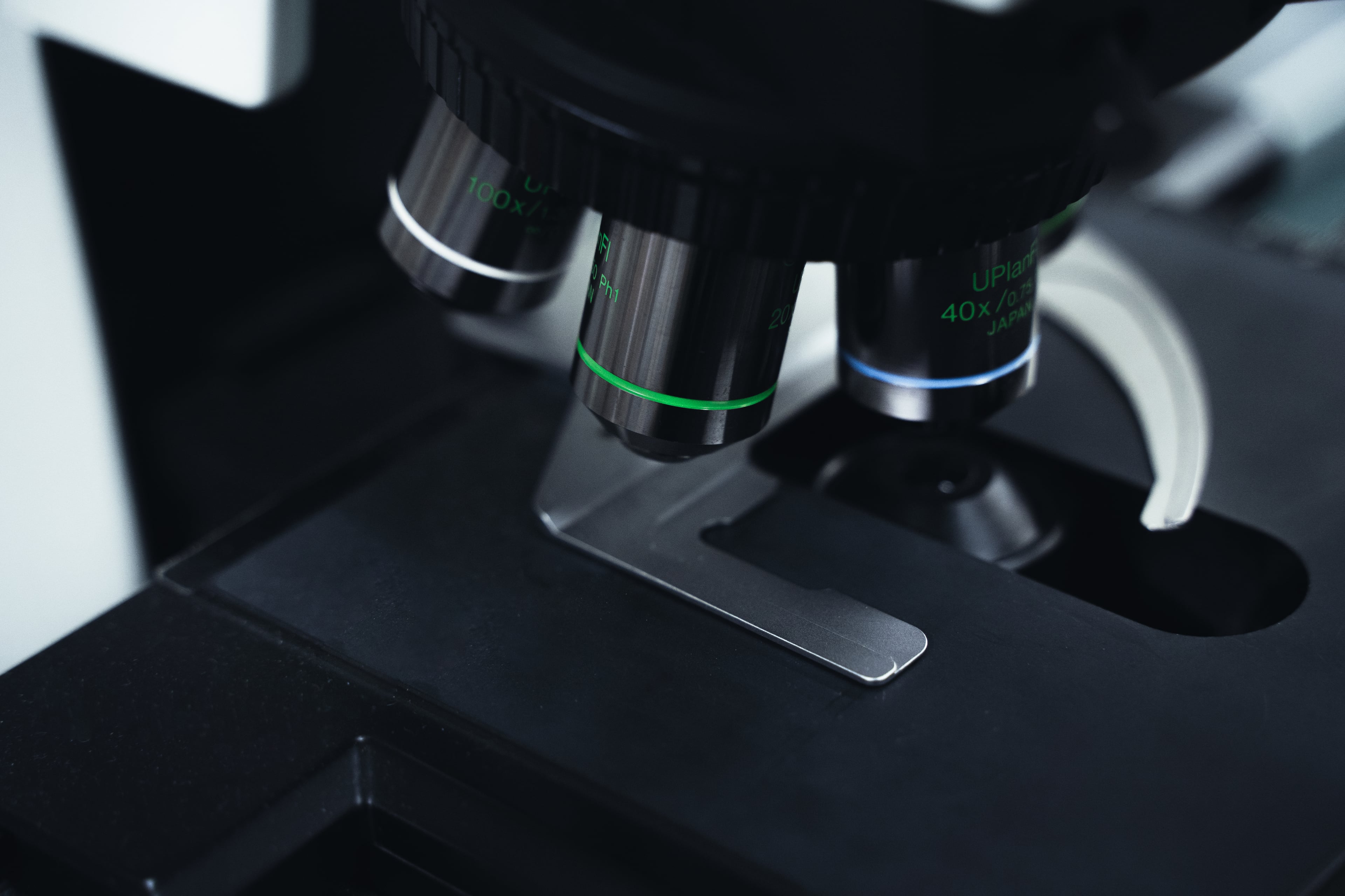 研究センター - スライド1